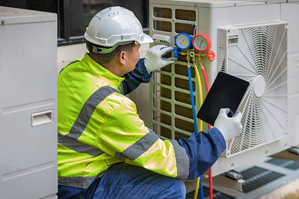 Professional Hvac technician working in Wallace, LA
